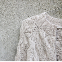 KFO - Cardigan Adult (Engelstalig)