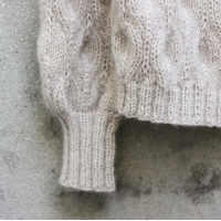 KFO - Cardigan Adult (Engelstalig)