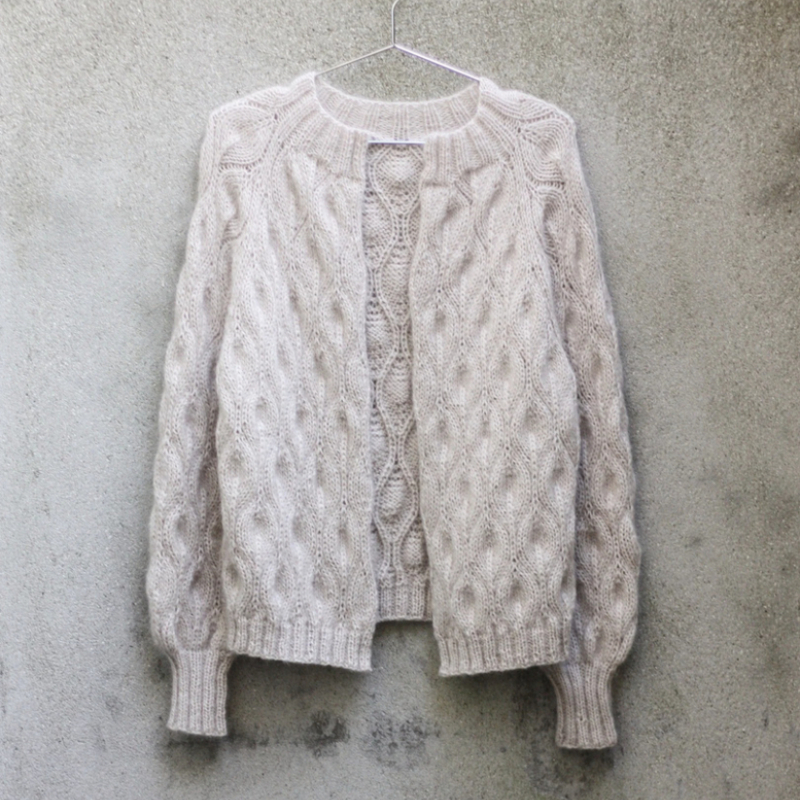 KFO - Cardigan Adult (Engelstalig)